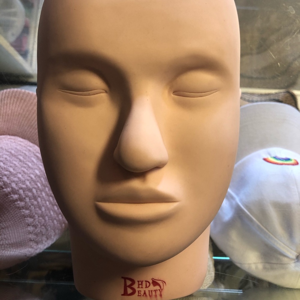 Make up mannequin